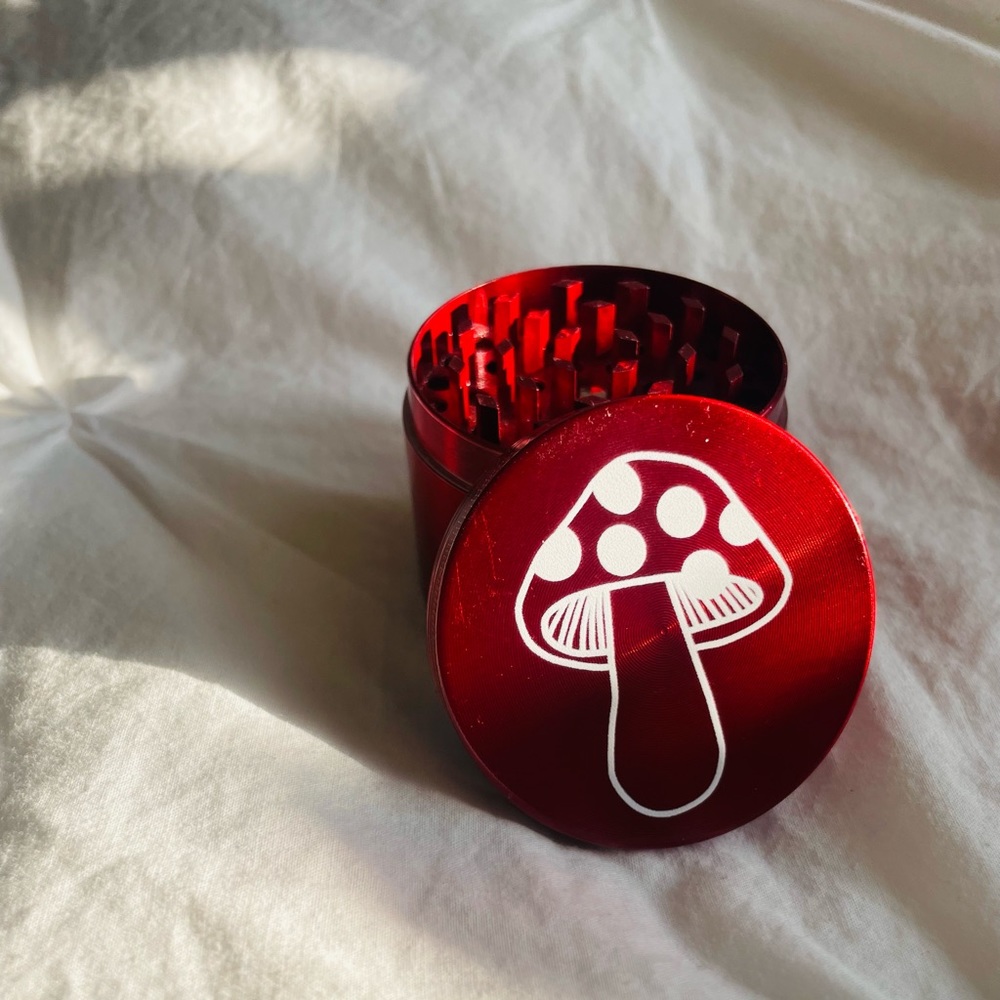 Red mushroom herb grinder